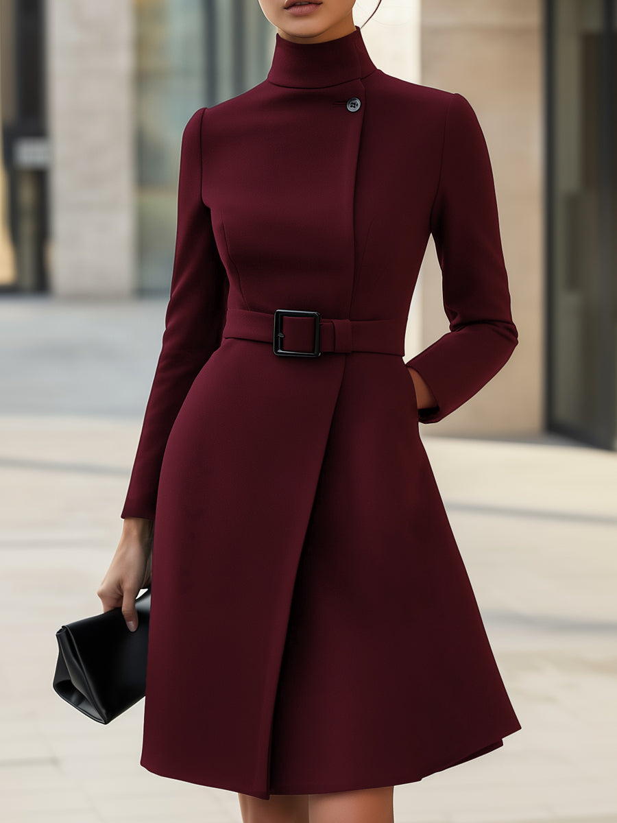 Sacha Havre | ROBE ÉLÉGANTE À COL MONTANT ET CEINTURE