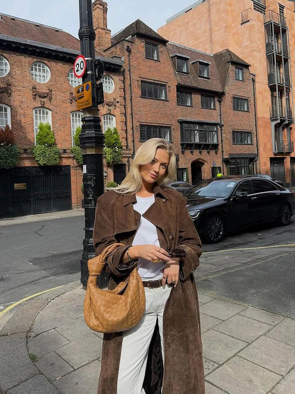 Sacha Havre | LE TRENCH CHIC EN DAIM DOUX