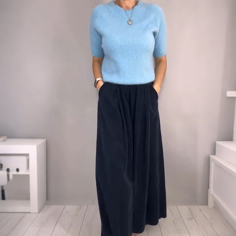 Confort chic : ensemble composé d'un haut en maille et d'un pantalon large et ample