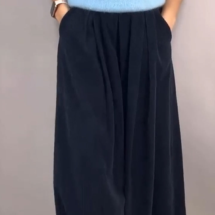 Confort chic : ensemble composé d'un haut en maille et d'un pantalon large et ample