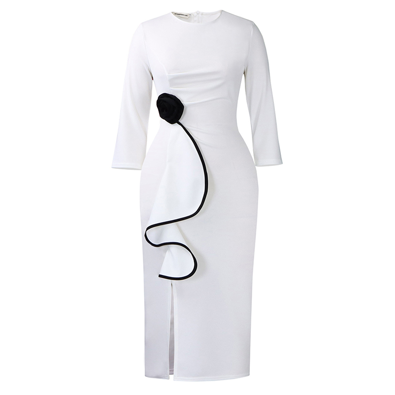 Élégante robe moulante à col rond et volants