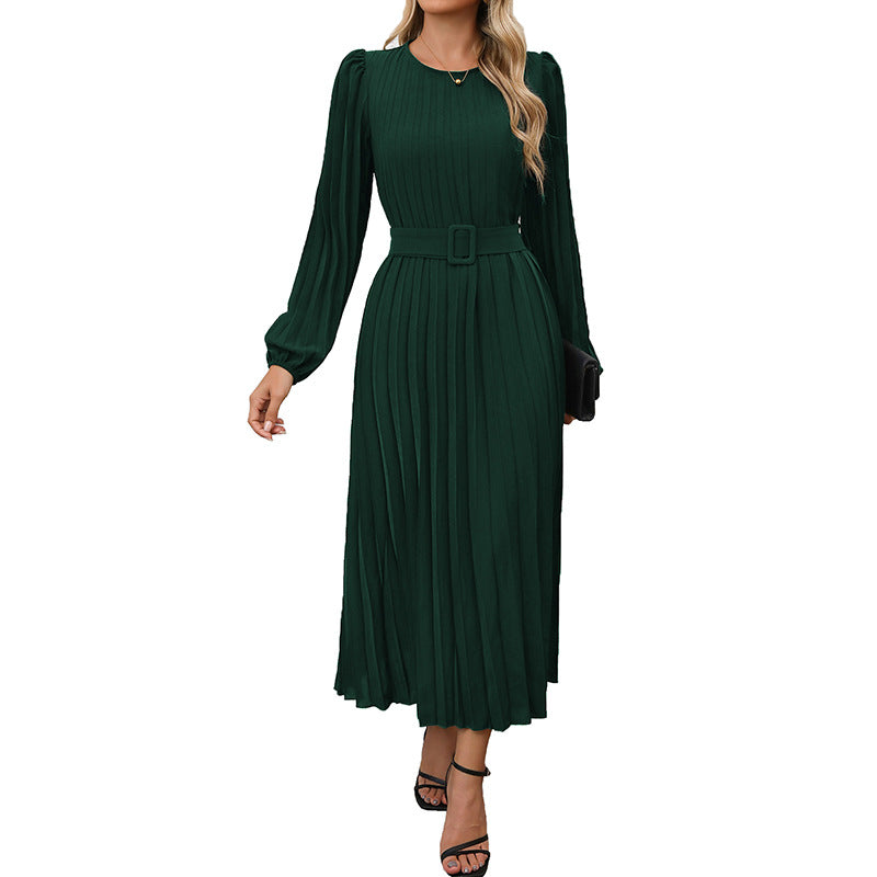 Élégante robe mi-longue à manches longues et plissée, avec ceinture